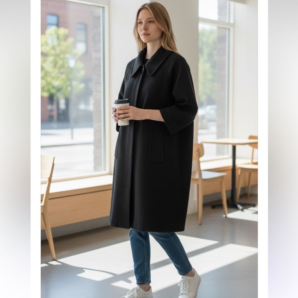 Beautiful Black Wool coat with hidden buttons New